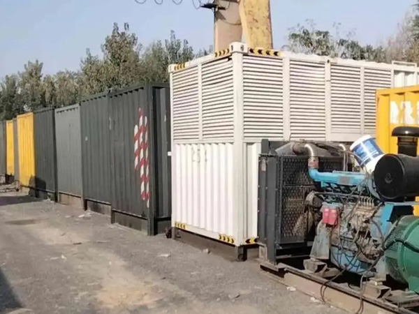 松潘200KW柴油发电机机组每小时油耗是多少？