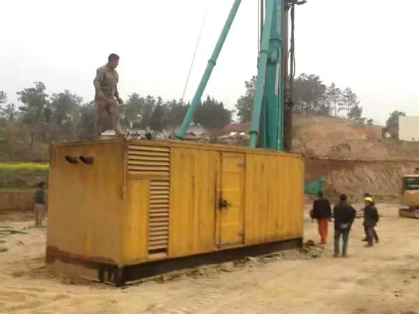 松潘如何判断水冷式机油散热器密封件是否需要更换？